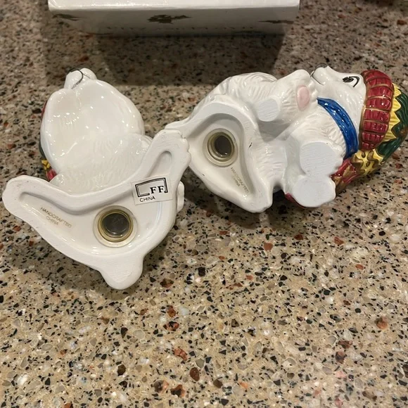 Vintage Fitz & Floyd Snuggling Polar Bears Holiday Christmas Salt Pepper Set Box - Picture 6 of 7